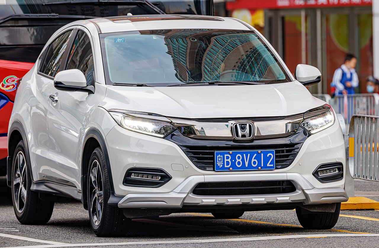 Honda Vezel — exterior view