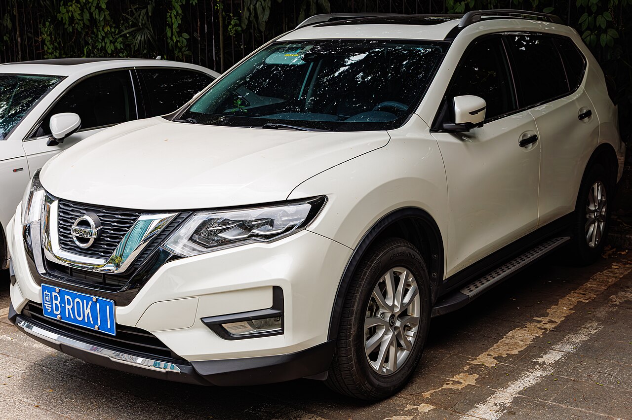 2019 Nissan X-Trail — exterior view