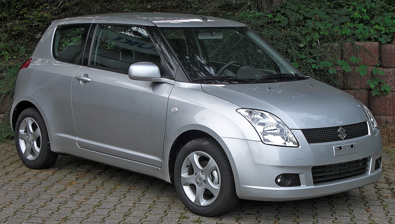 Suzuki Swift — front three-quarter exterior view