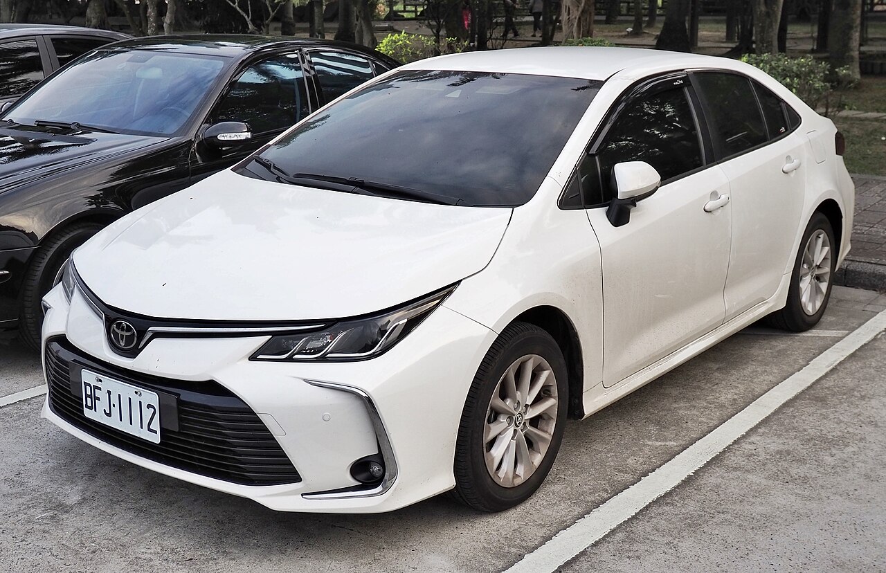 2021 Toyota Corolla Altis — front three-quarter exterior view