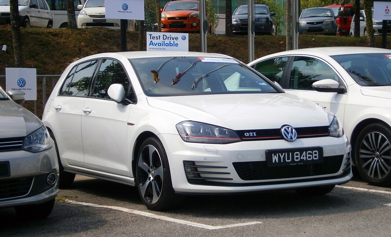 2019 Volkswagen Golf GTI — exterior view